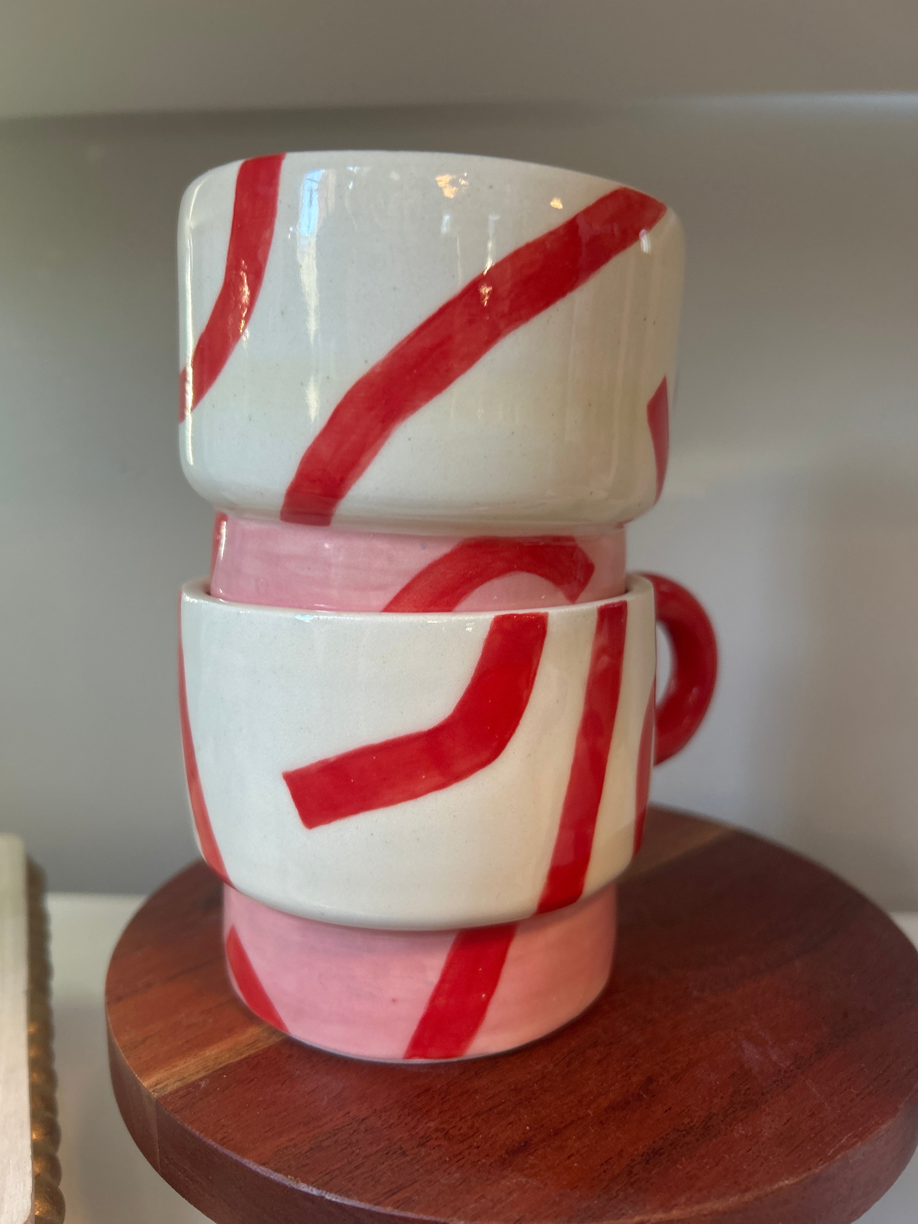 mod red/pink stacking mug Set